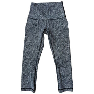Lululemon Wunder Under High Rise Crop Black Gray Print Luxtreme Size 4